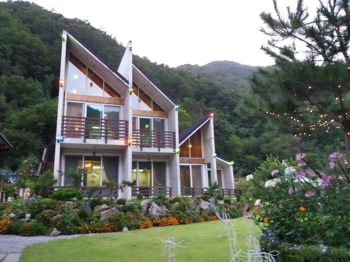 Moon On The Cloud Villa Yeongwol Ngoại thất bức ảnh
