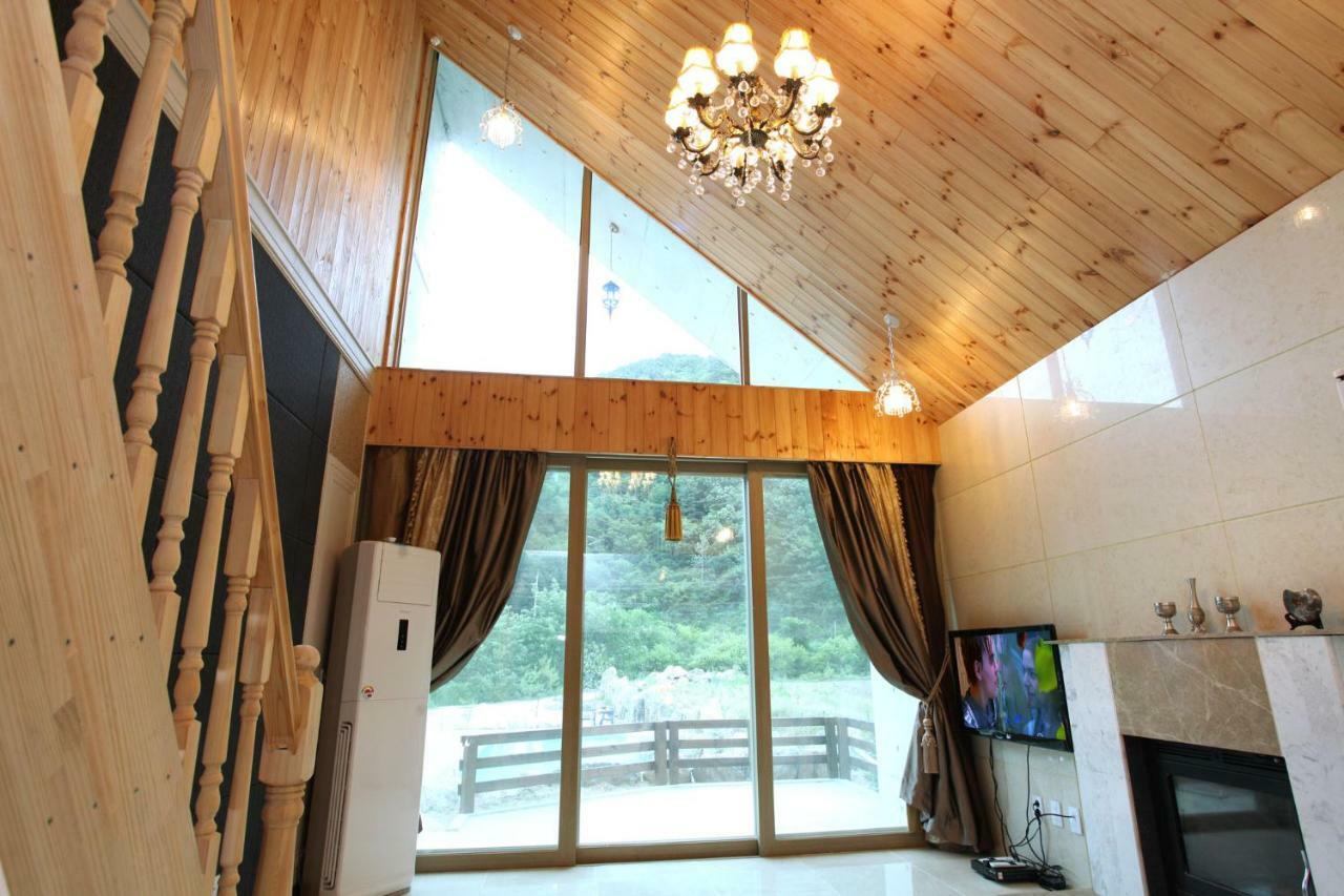 Moon On The Cloud Villa Yeongwol Ngoại thất bức ảnh